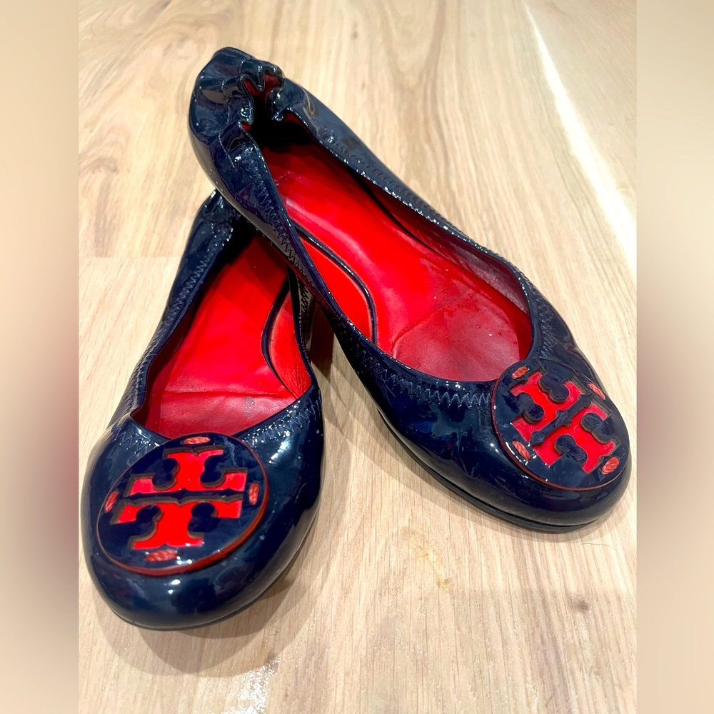 Authentic Tory Burch ballet flat navy patent size 6.5